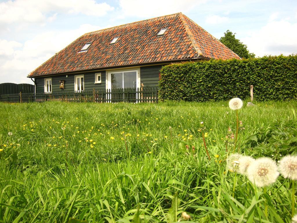 Charming Holiday Home In Zele Near The Forest エクステリア 写真