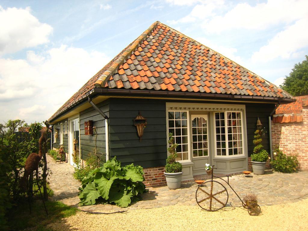 Charming Holiday Home In Zele Near The Forest エクステリア 写真