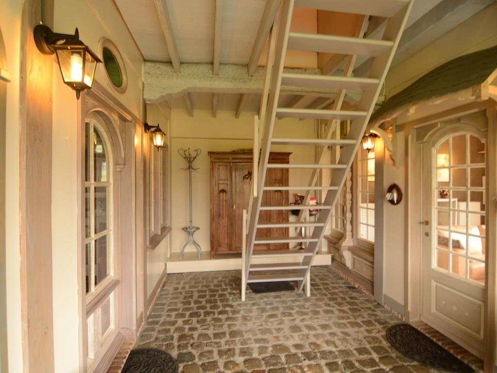 Charming Holiday Home In Zele Near The Forest エクステリア 写真
