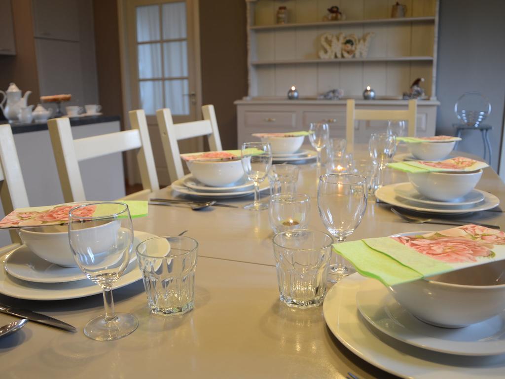 Charming Holiday Home In Zele Near The Forest エクステリア 写真