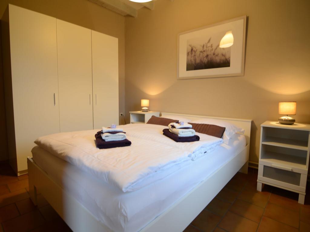 Charming Holiday Home In Zele Near The Forest エクステリア 写真