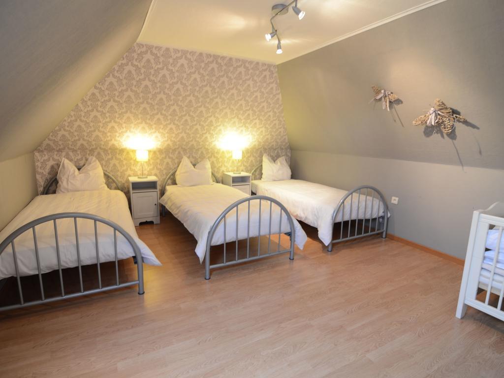 Charming Holiday Home In Zele Near The Forest エクステリア 写真