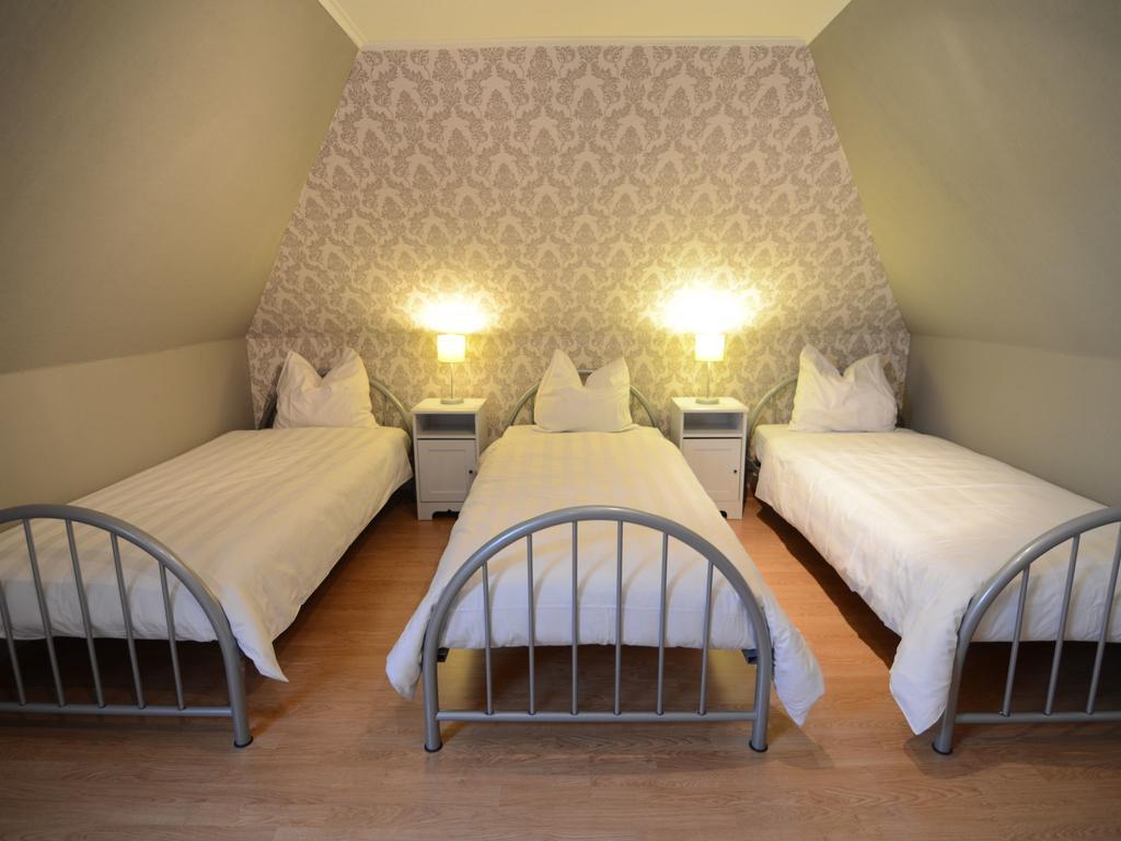 Charming Holiday Home In Zele Near The Forest エクステリア 写真