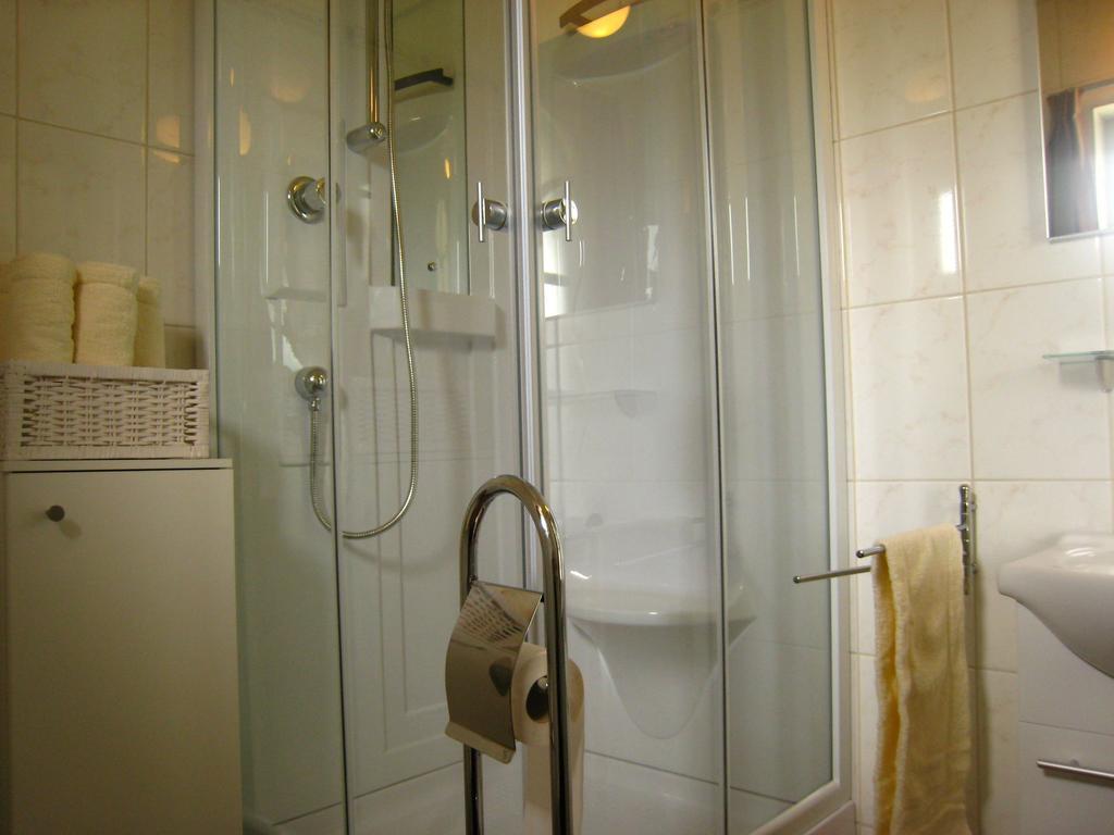 Charming Holiday Home In Zele Near The Forest エクステリア 写真