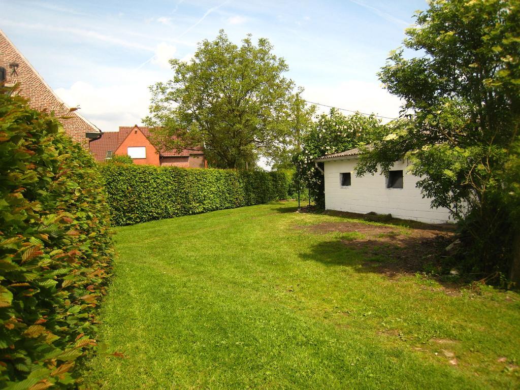 Charming Holiday Home In Zele Near The Forest エクステリア 写真